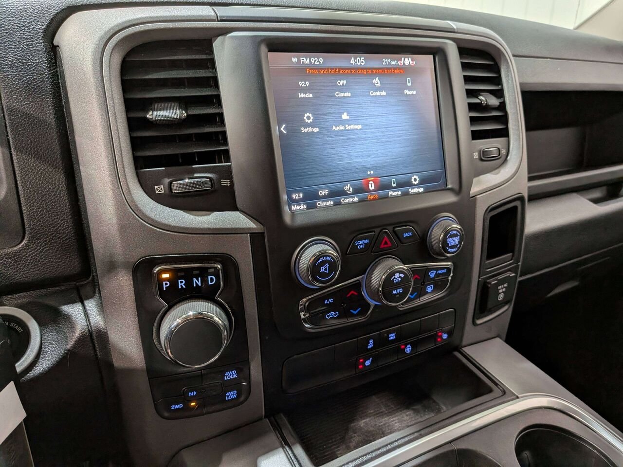 2021 Ram 1500 Classic Express 4x4 Crew Cab 5'7" Box Black Val-David - photo #27