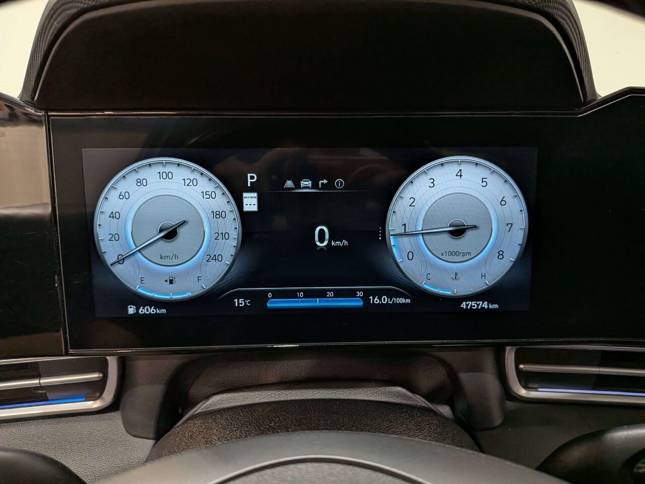 2025 Hyundai Elantra Preferred IVT w/Tech Pkg White Val-David - photo #17