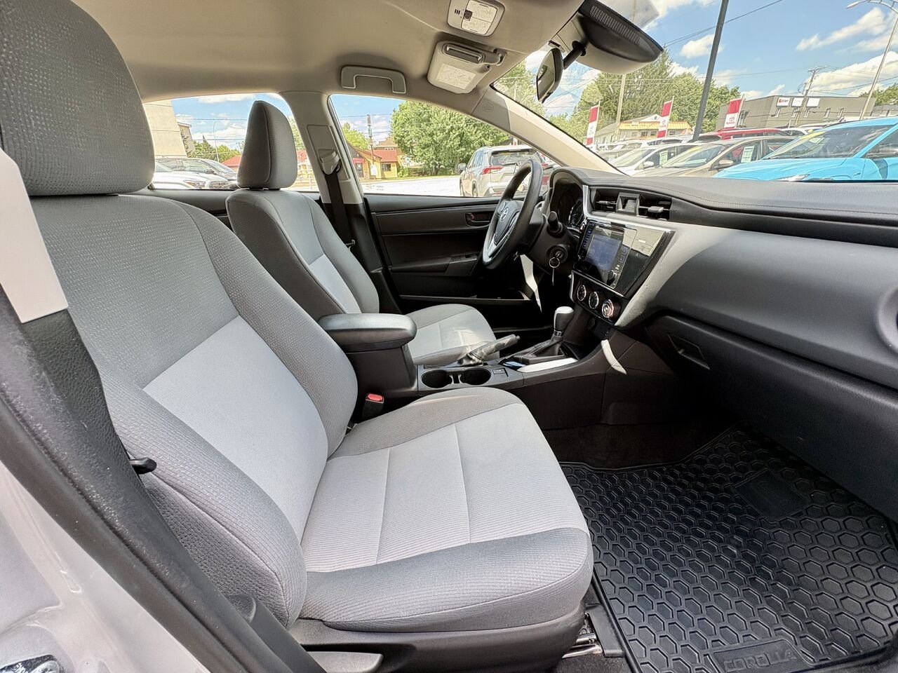 Toyota COROLLA 2017 Argent Mont-Laurier - photo #15