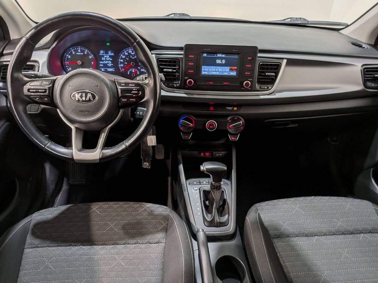 2018 Kia Rio 5-door LX Manual White Val-David - photo #25