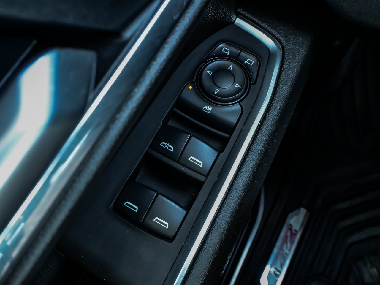 2025 Chevrolet Silverado 1500 4WD Crew Cab 147 LT Trail Boss White Sherwood Park - photo #18