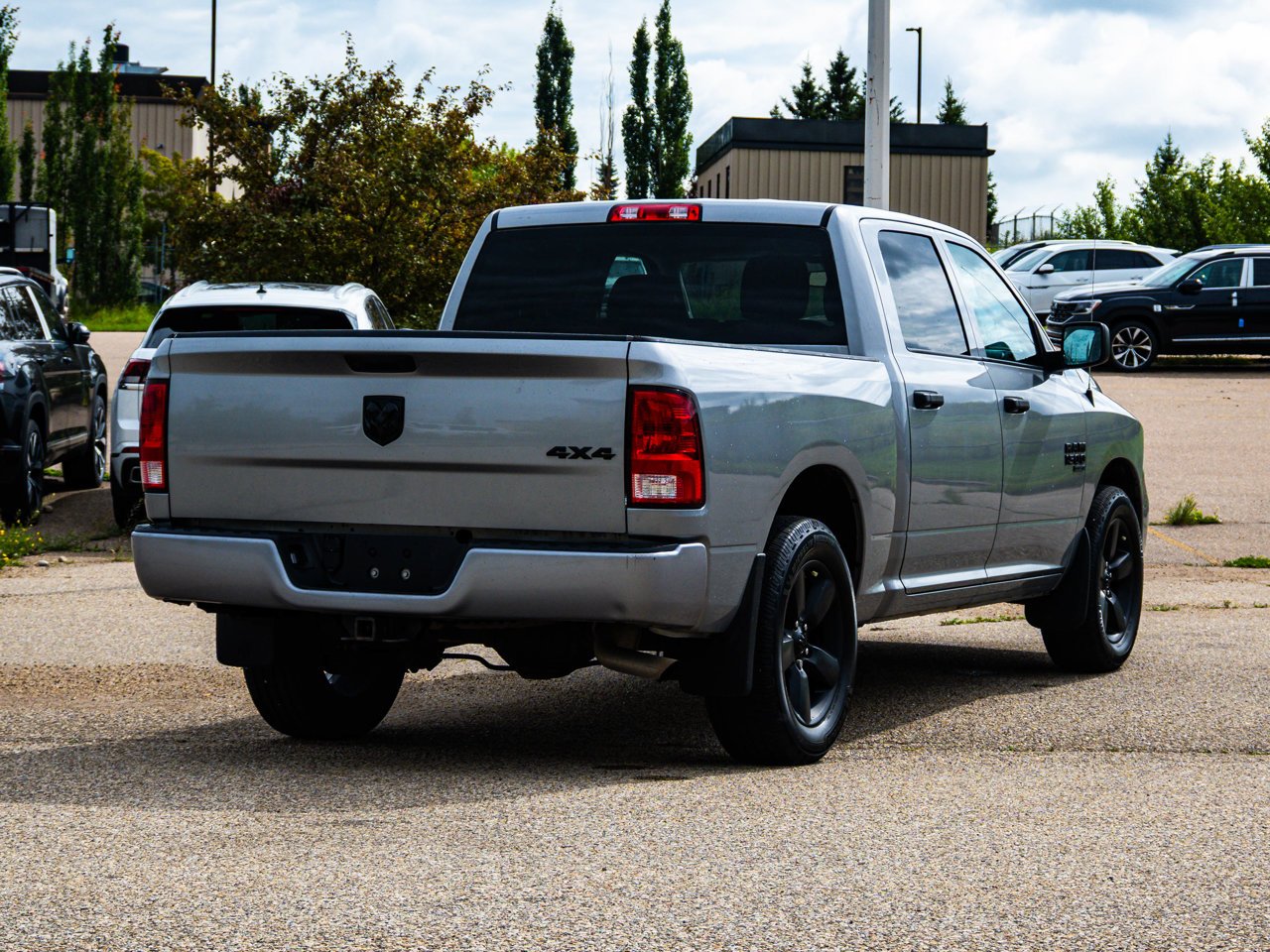 2021 Ram 1500 Classic Express 4x4 Crew Cab 5'7 Box Grey Sherwood Park - photo #12