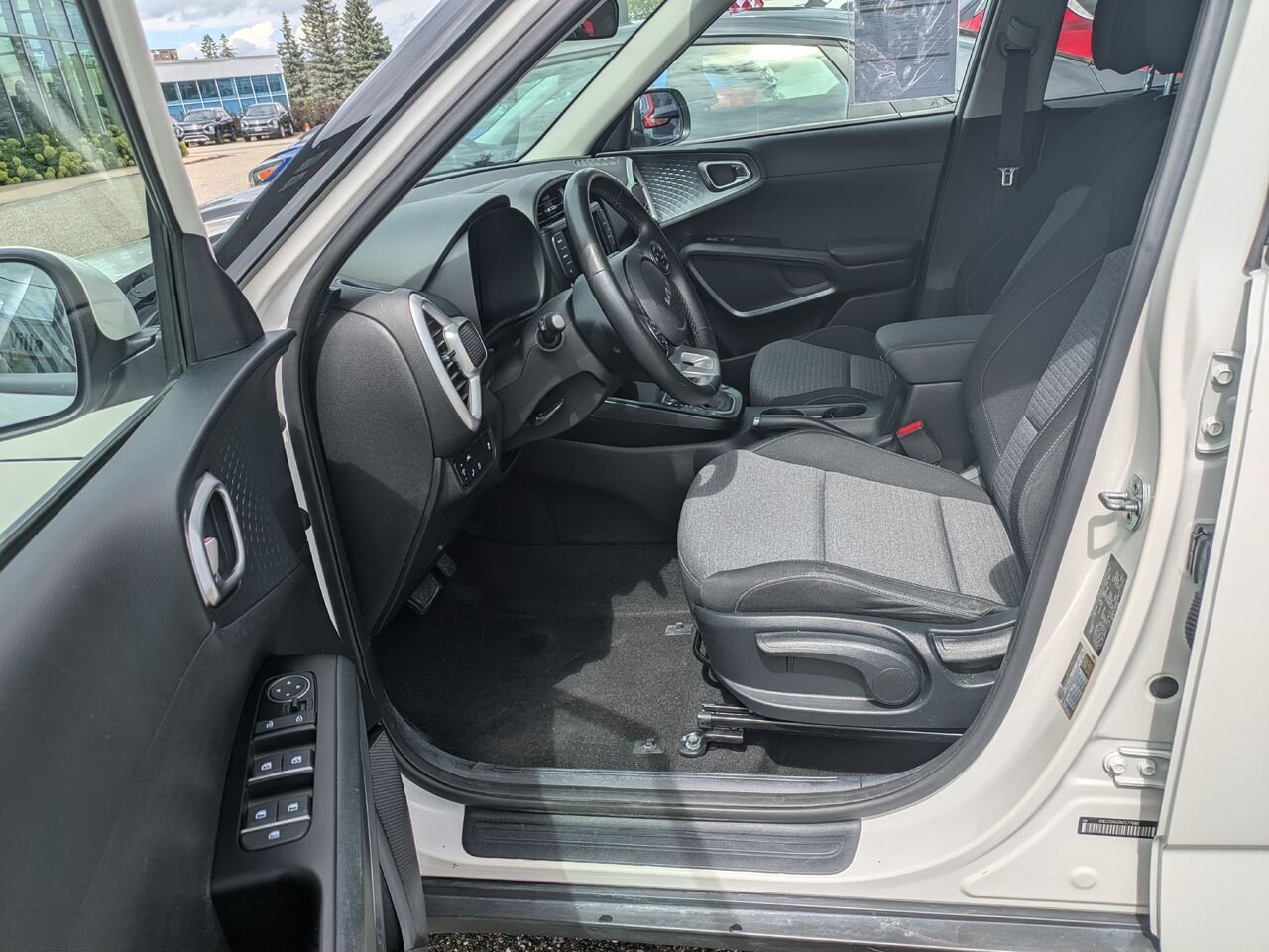 2022 Kia Soul White Gatineau - photo #8