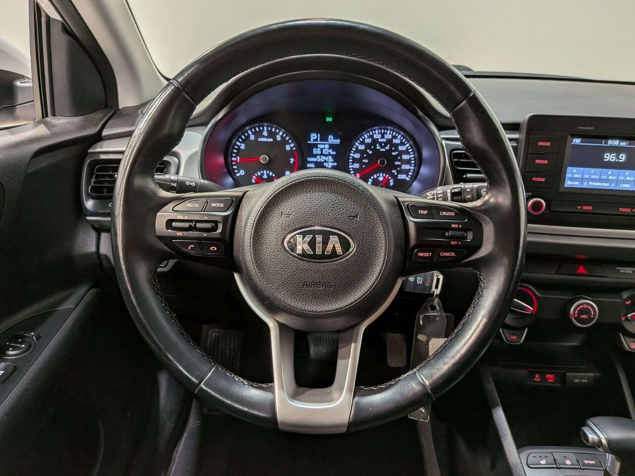 2018 Kia Rio 5-door LX Manual White Val-David - photo #12