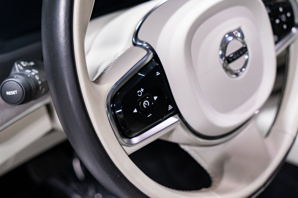 2024 Volvo XC90 Recharge T8 PLUS BRIGHT Black Montreal - photo #9
