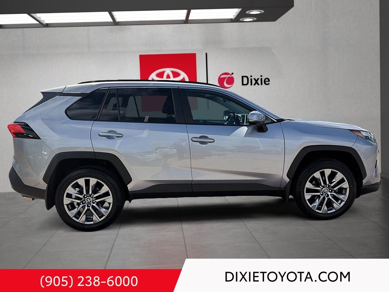 2023 Toyota RAV4 XLE PREMIUM AWD / HEATED SEATS / MOONROOF / LEATHER SURFACE / CARPLAY AND ANDROID AUTO Silver Sky Metallic Mississauga - photo #2