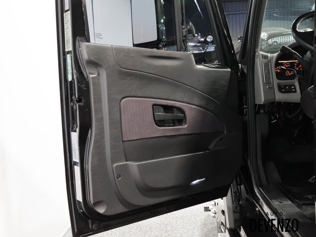 International TerraStar RV Hauler 6.4L Diesel MAXXFORCE 2014 Noir Saint-Eustache - photo #14