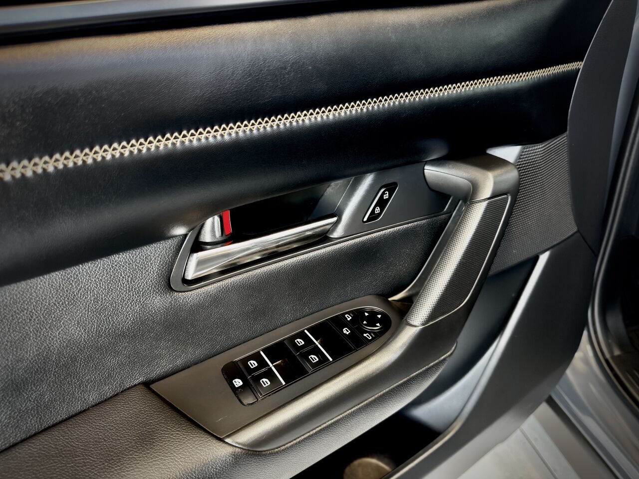2023 Mazda CX-50 Black Notre-Dame-des-Prairies - photo #34