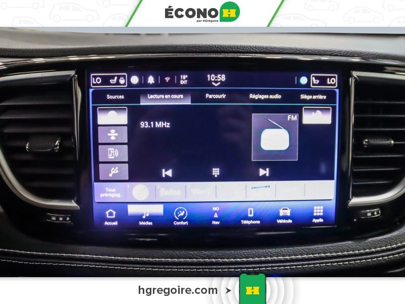 2022 Chrysler Pacifica Grey Laval - photo #16