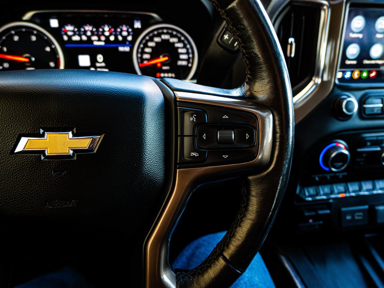 2023 Chevrolet Silverado 3500HD 4WD Crew Cab 159 High Country White Sherwood Park - photo #25