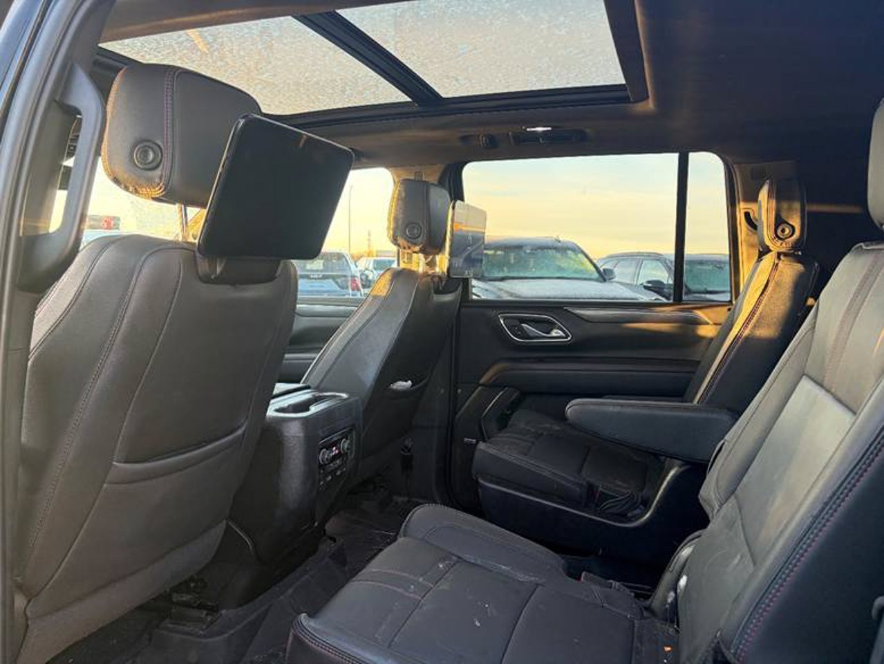 2023 Chevrolet Suburban 4WD 4dr RST Black Sherwood Park - photo #5