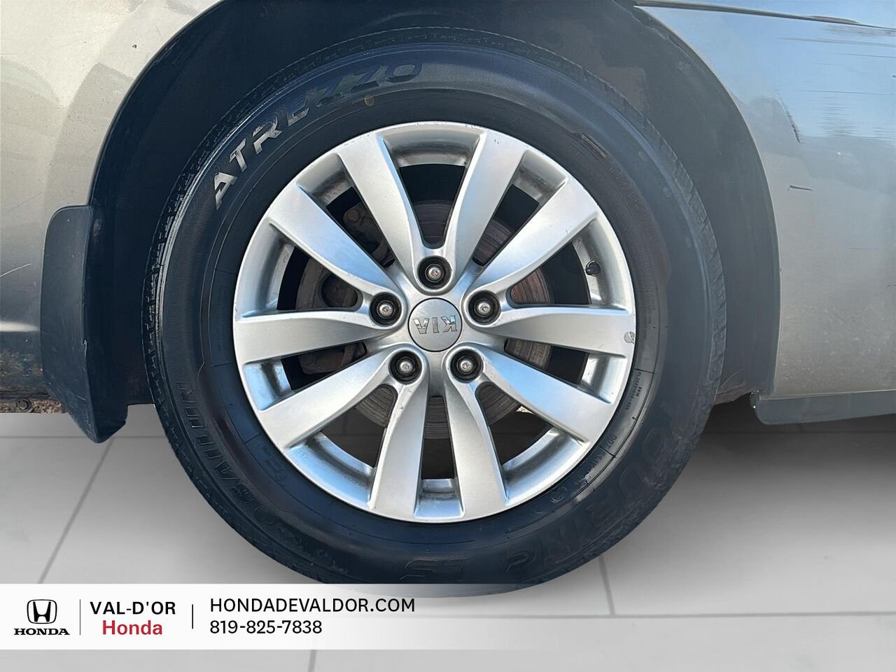 2012 Kia Rondo Familiale 4 portes, 4 cyl. en ligne, EX Silver Val-d'Or - photo #5