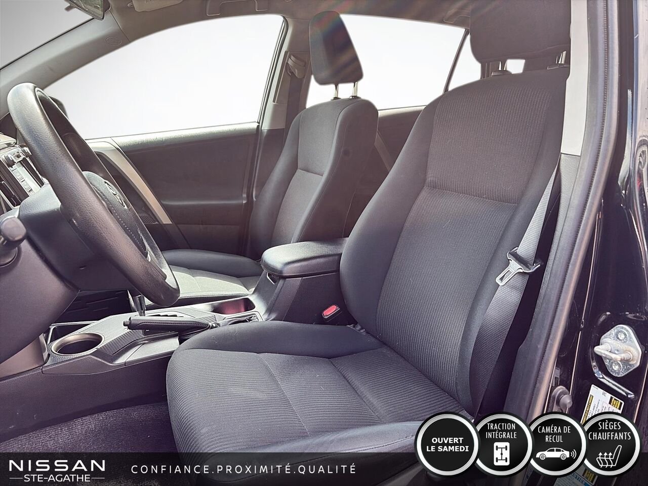 2015 Toyota RAV4 Black Ste-Agathe des Monts - photo #6