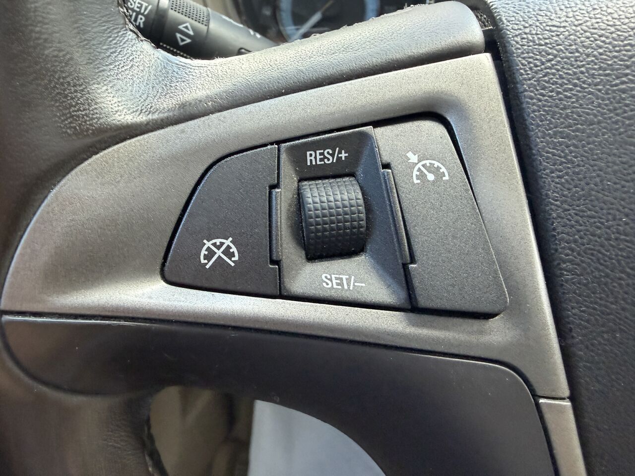 Photo 14 — Buick LaCrosse 2010