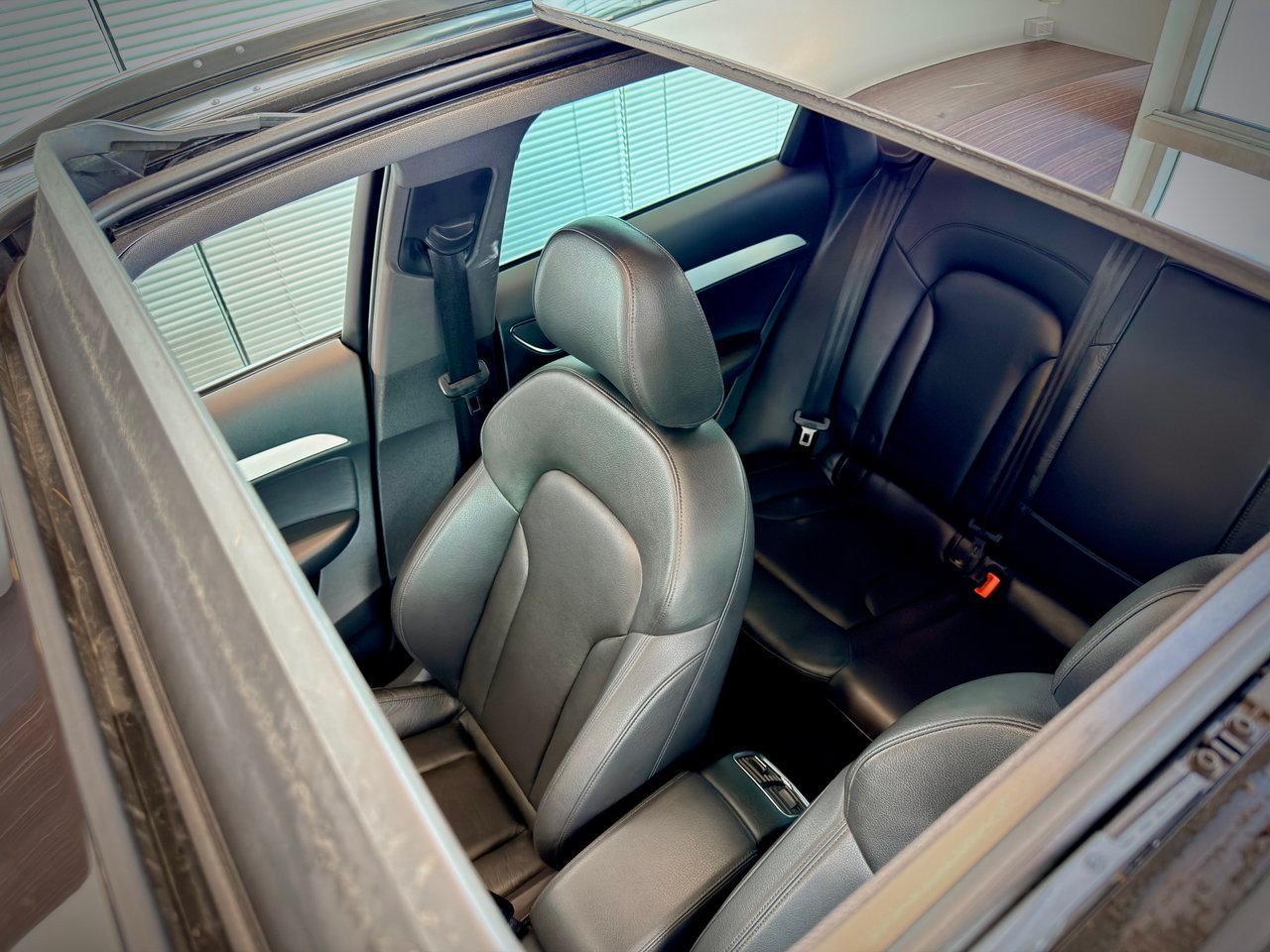 2016 Audi Q3 Black Notre-Dame-des-Prairies - photo #5