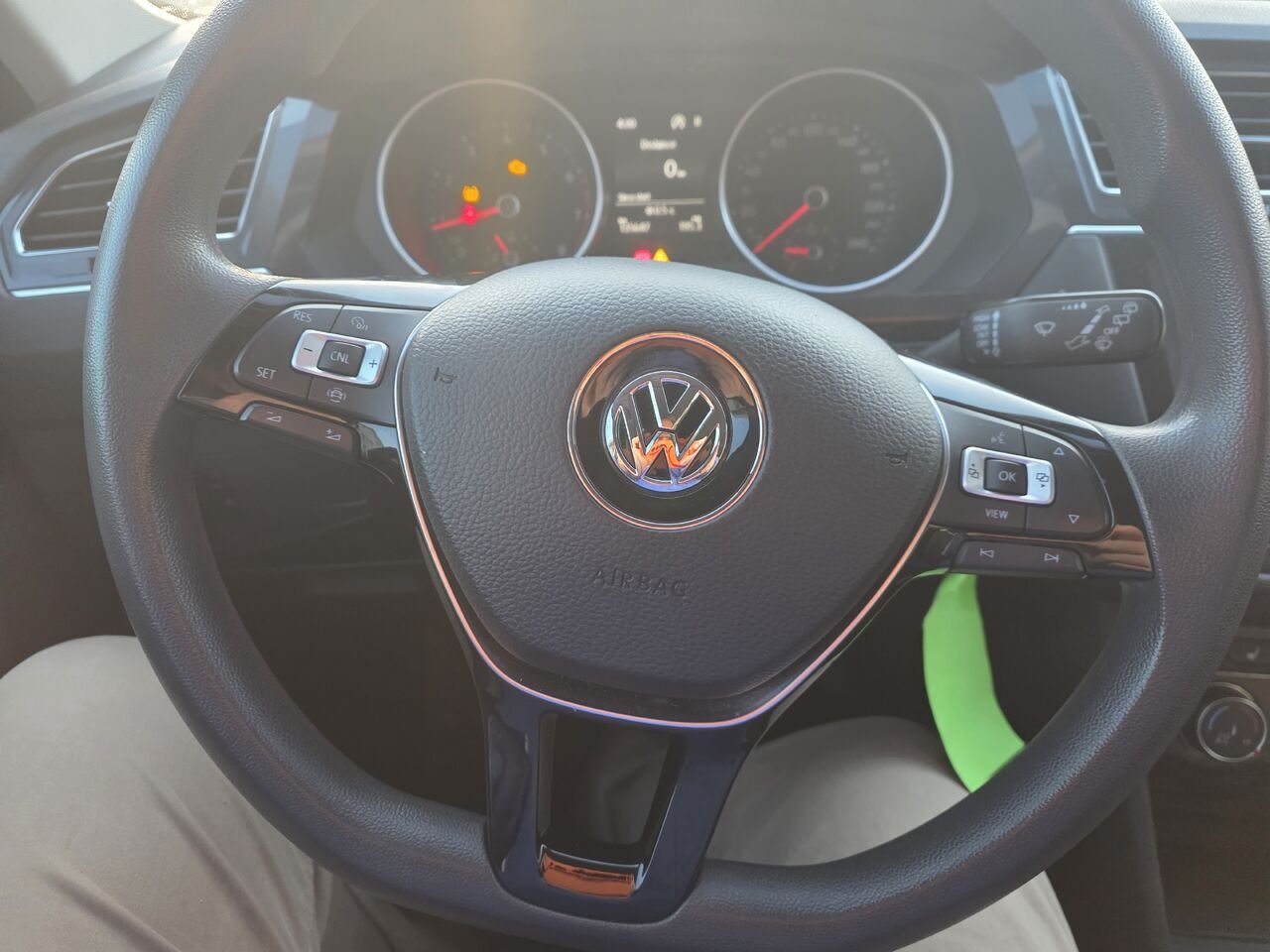 2019 Volkswagen Tiguan Black  - photo #14