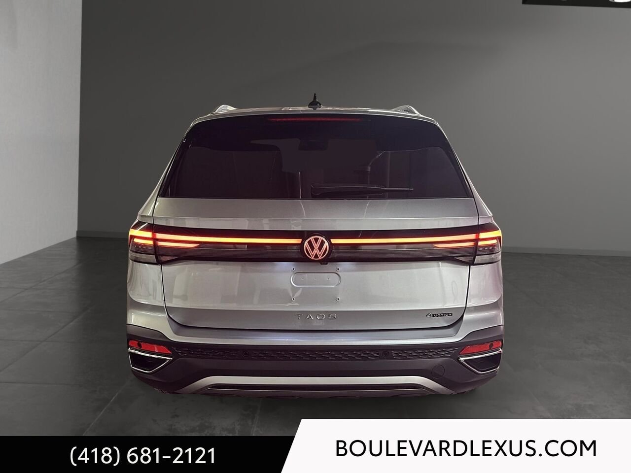 2025 Volkswagen Taos Silver Quebec - photo #4