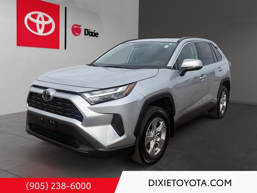 2025 Toyota RAV4 Hybrid XLE AWD Silver