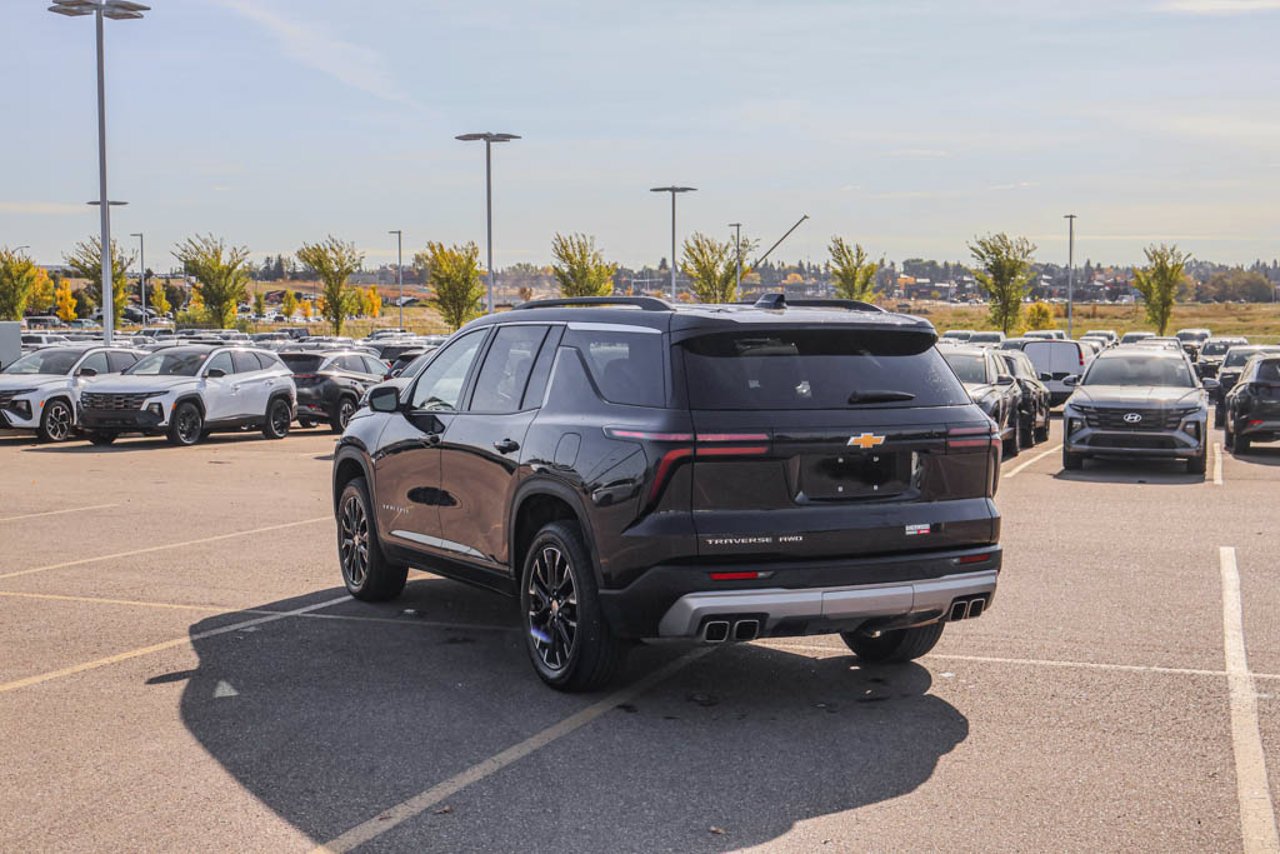 2025 Chevrolet Traverse AWD 4dr LT Black Sherwood Park - photo #5