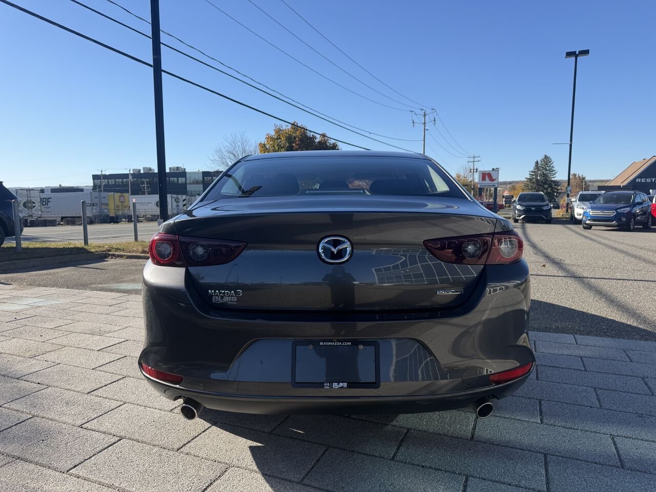 Mazda Mazda3 2024 Gris Ste-Marie - photo #4