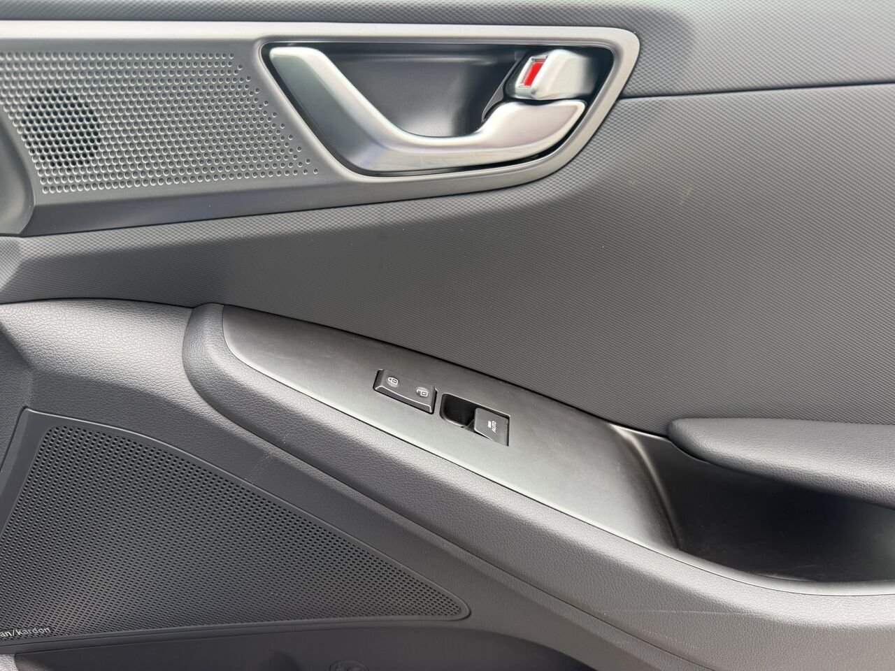 2021 Hyundai Ioniq Electric Ultimate Blue Laval - photo #9