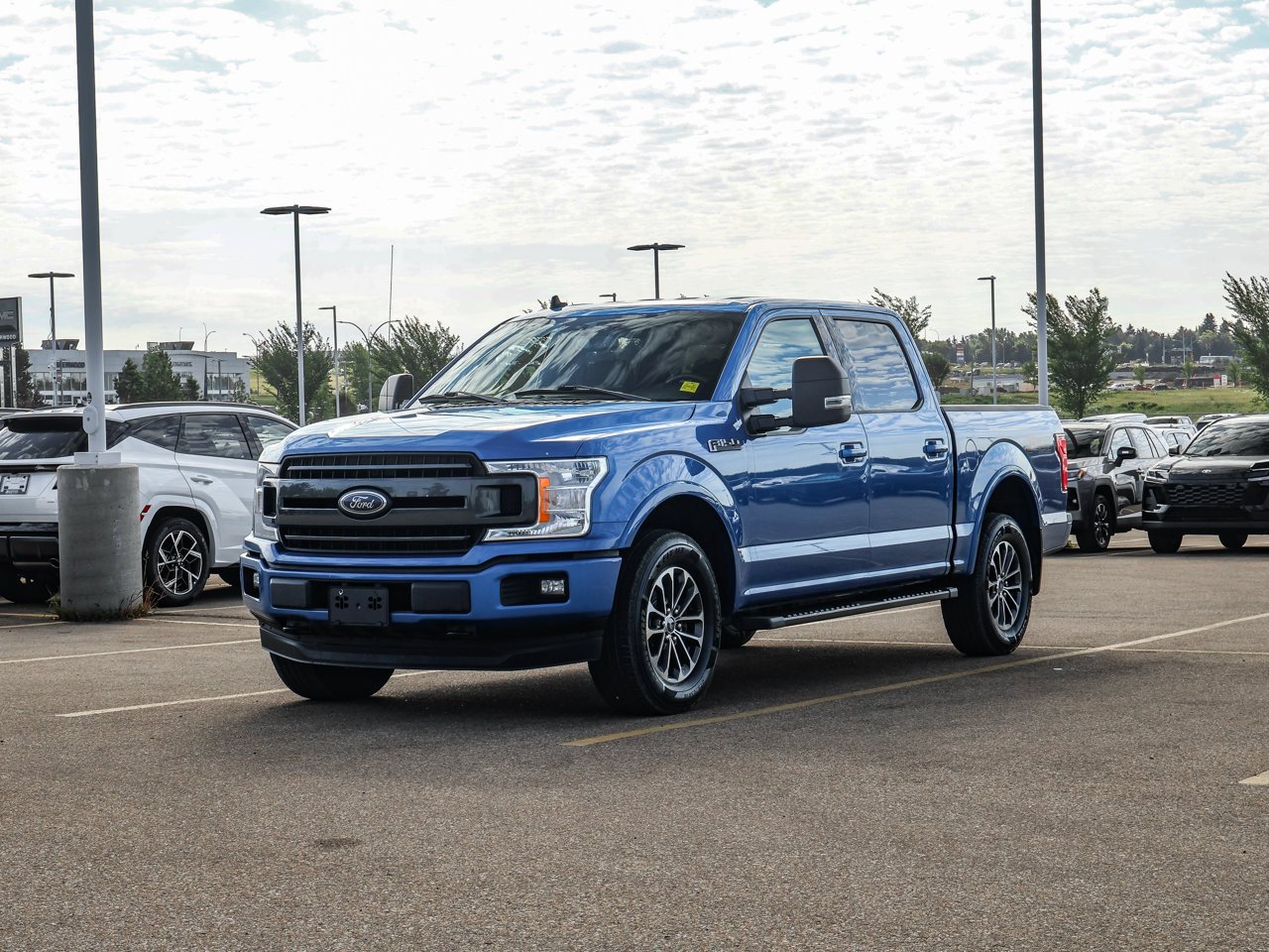 2020 Ford F-150 XLT 4WD SuperCrew 5.5' Box Blue Sherwood Park - photo #3