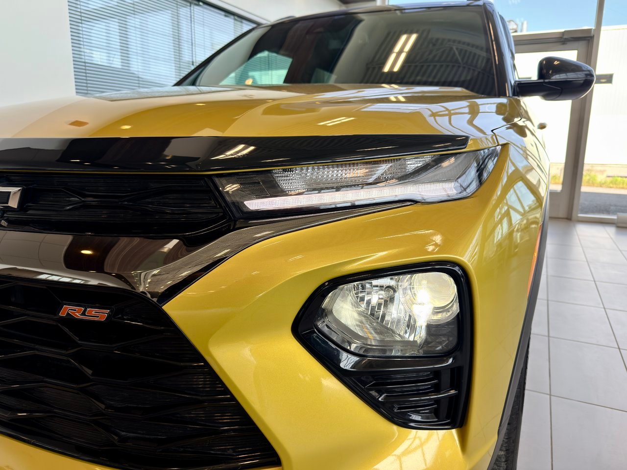 Chevrolet Trailblazer 2023 Jaune Notre-Dame-des-Prairies - photo #5