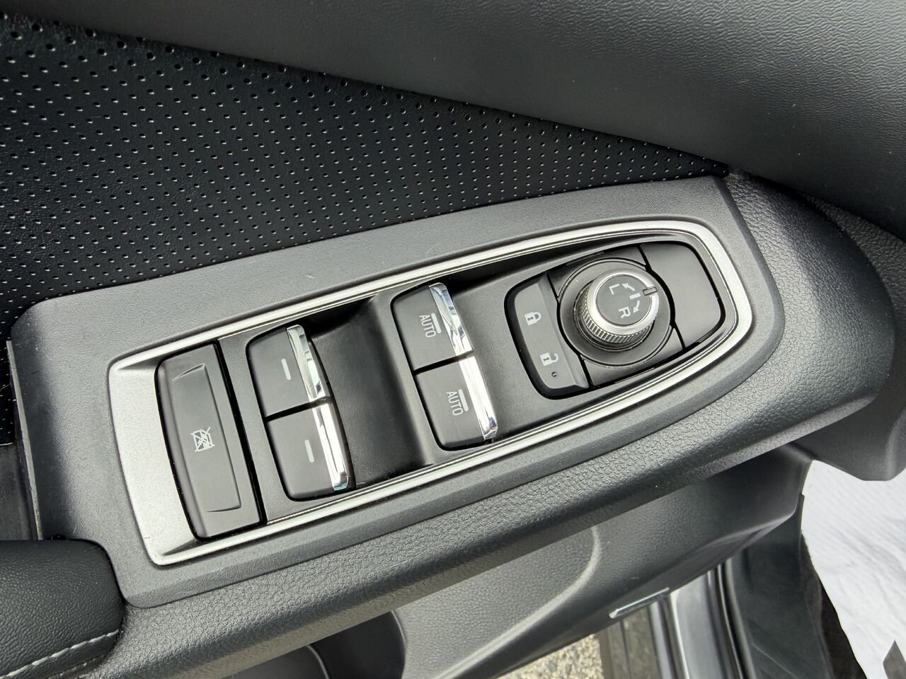 2023 Subaru Ascent Grey Thetford Mines - photo #16