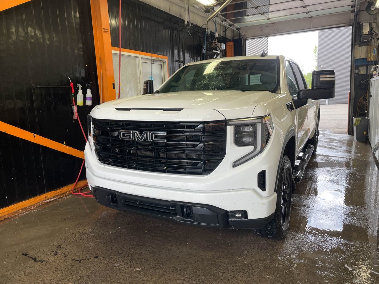 GMC Sierra 1500 ELEVATION CREW 4X4 V8 *GR REMORQ MAX* NAV BOSE 2023 Blanc Saint-Jérôme - photo #0