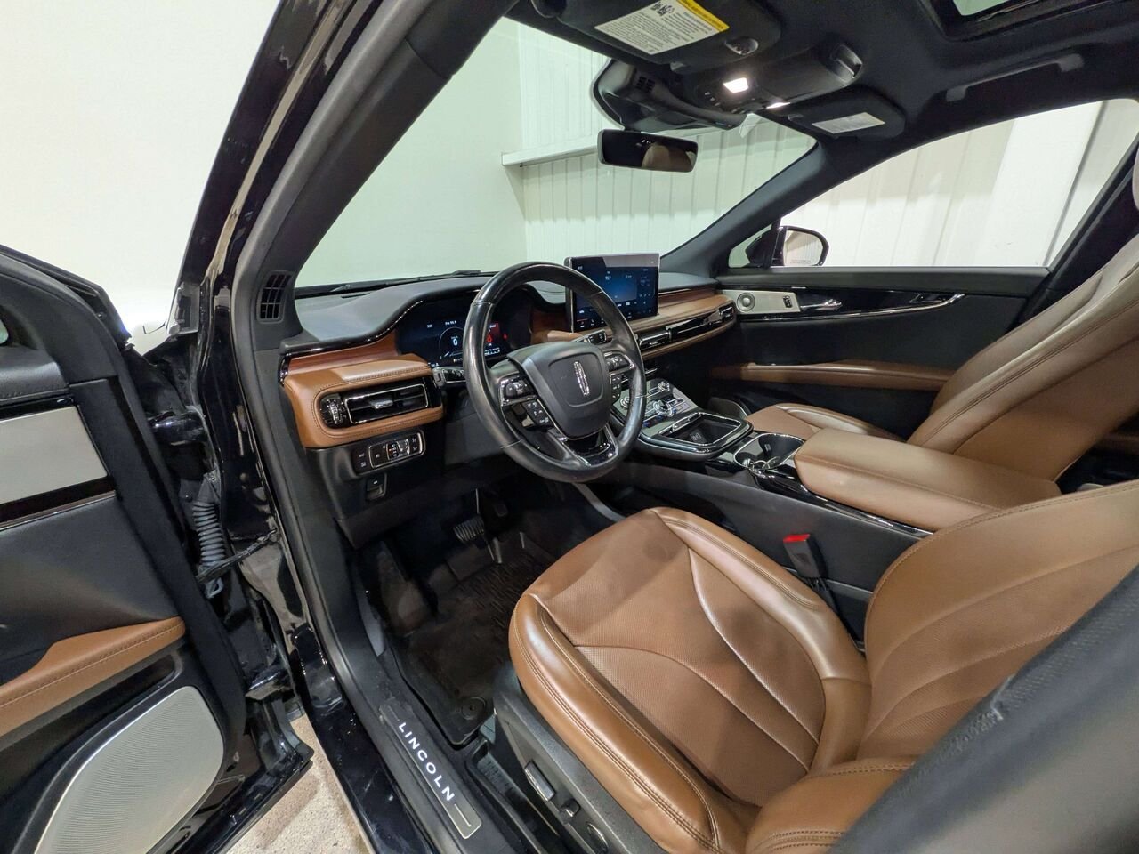 2022 Lincoln Nautilus Reserve AWD Black Val-David - photo #10