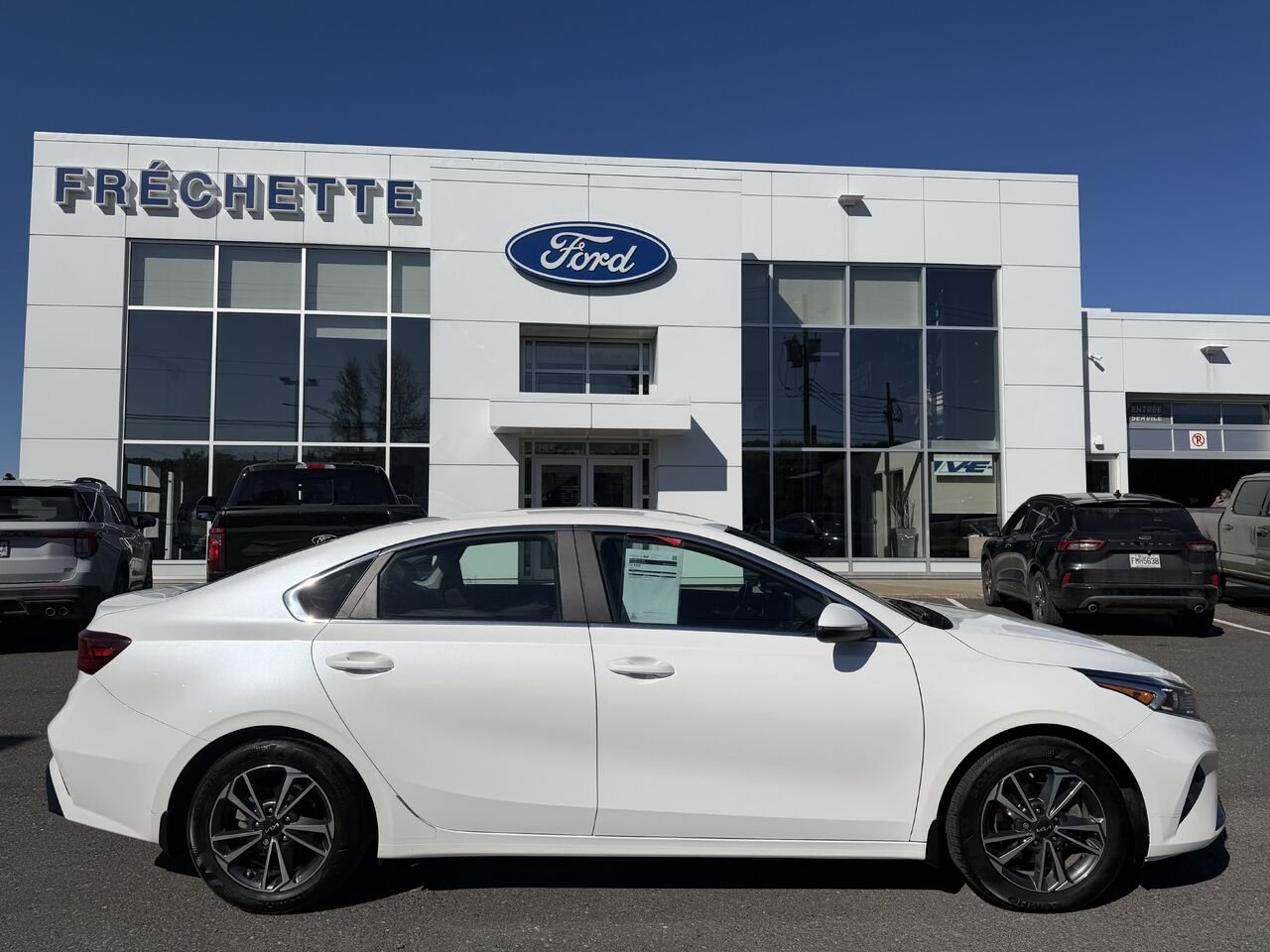 2023 KIA FORTE EX White Montmagny - photo #1