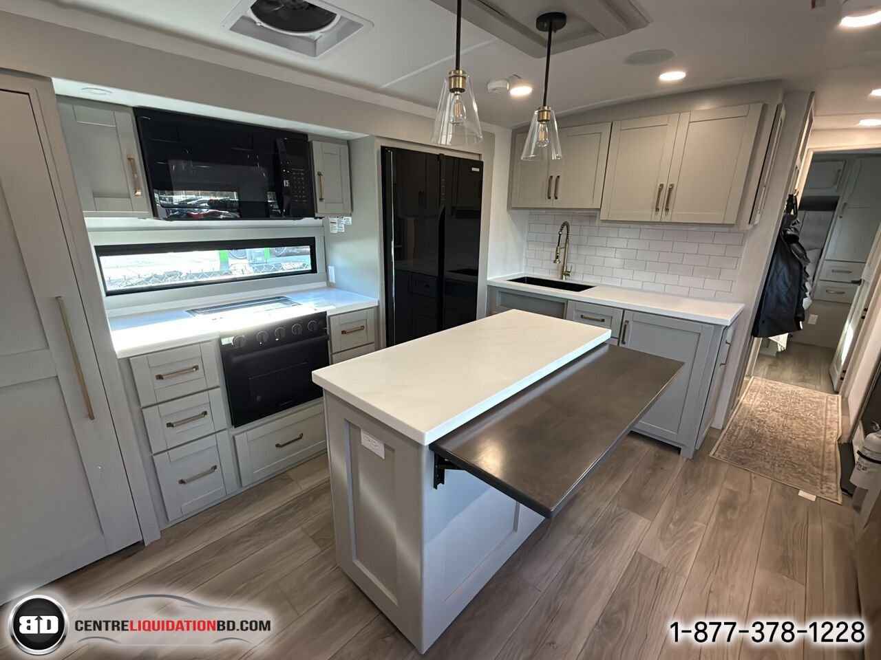 2025 BRINKLEY Z295 | ACCOMODATION White Granby - photo #13
