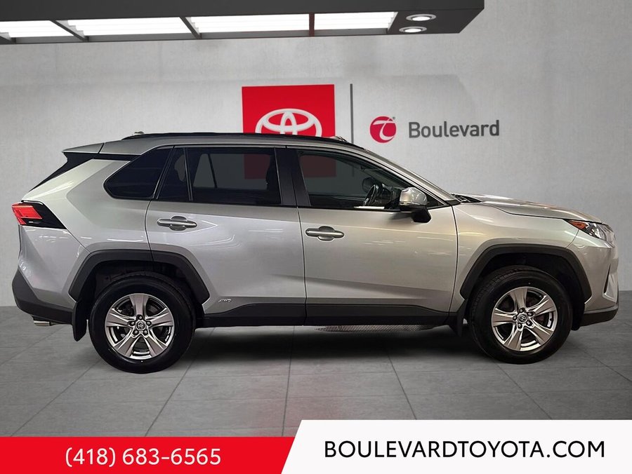 Toyota RAV4 HYBRIDE, LE, AWD 2022 Argent