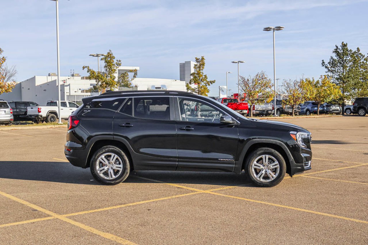 2024 GMC Terrain AWD 4dr SLE Black Sherwood Park - photo #9