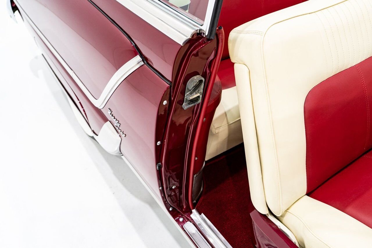 Oldsmobile 98 PRIX EN USD | Convertible Beautifully Presented from complete Restoration 1953 Rouge Montréal - photo #64