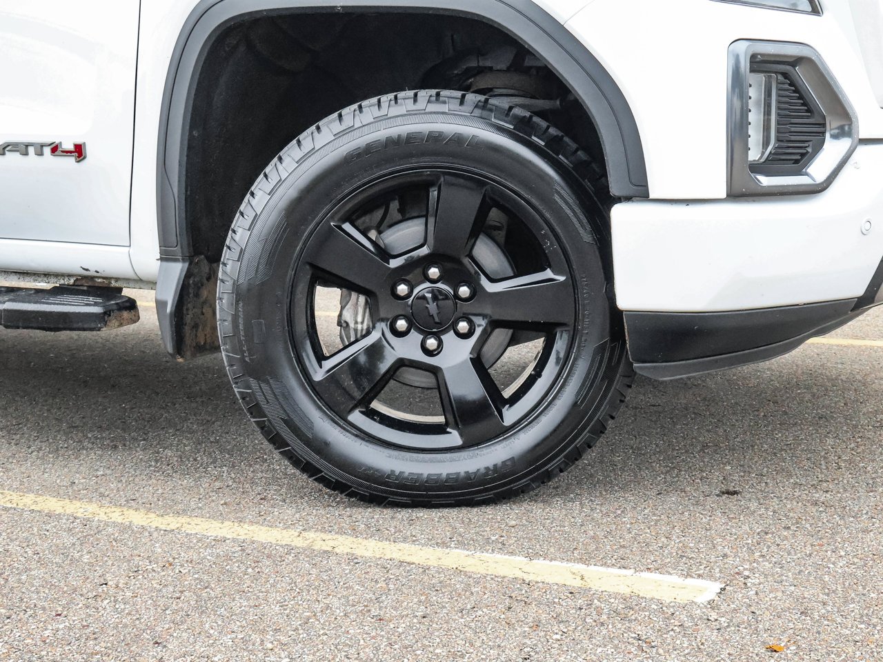 2019 GMC Sierra 1500 4WD Crew Cab 157 AT4 White Sherwood Park - photo #10
