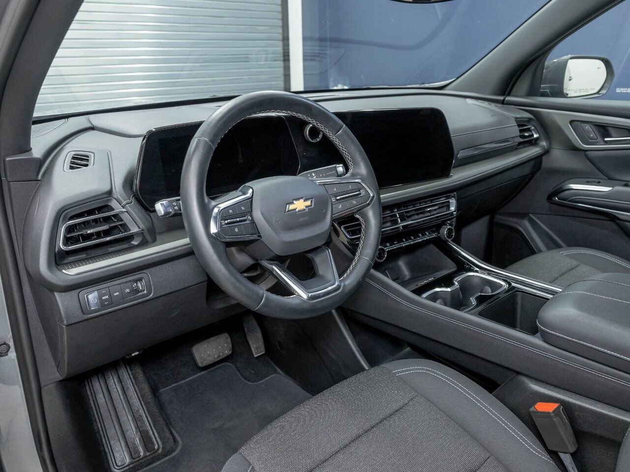 Chevrolet Traverse LT AWD *TOIT* SIÈGES CHAUFF REG ADAPT CARPLAY WIFI 2026 Gris Saint-Jérôme - photo #1