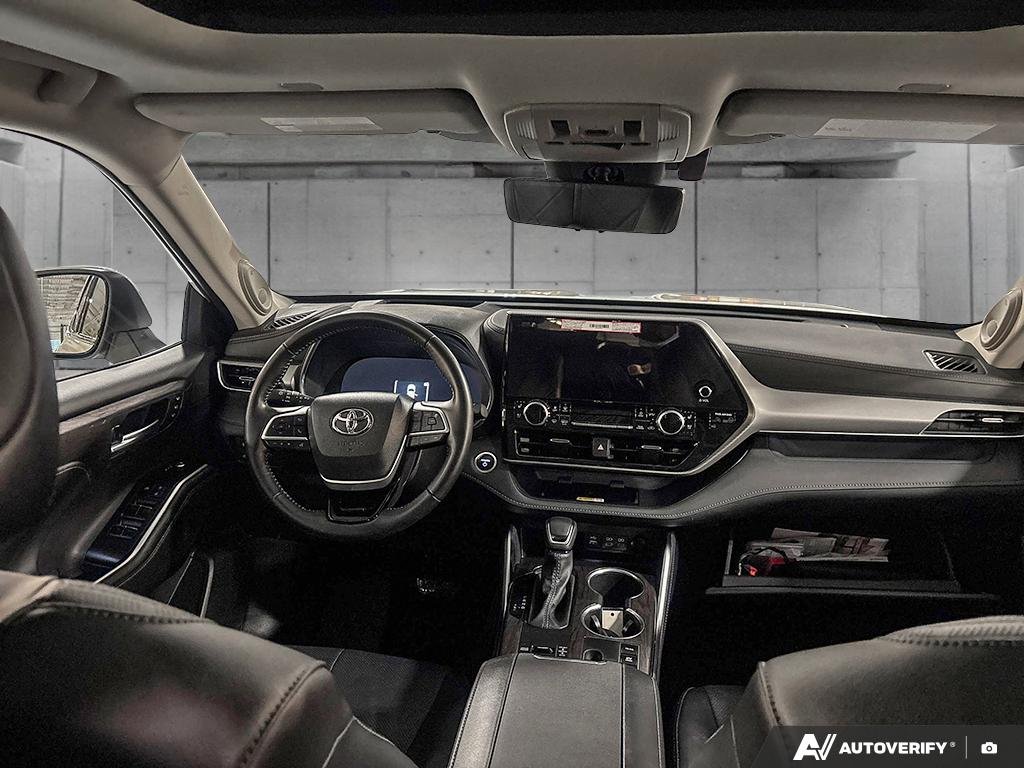 2025 Toyota Highlander 2602706A | Hybrid Limited | DBRCHC White Edmonton - photo #22