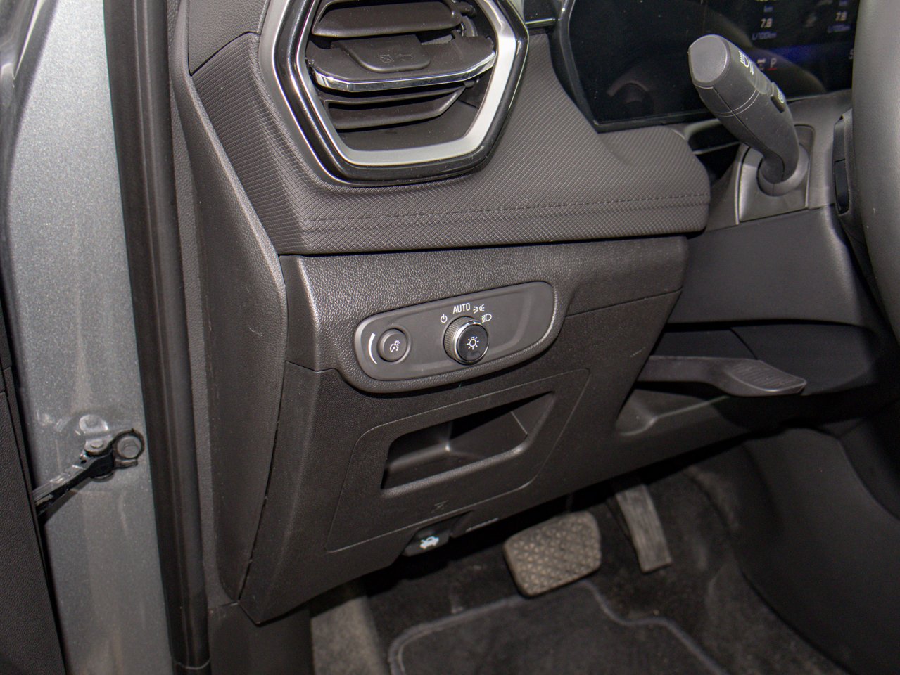 2025 Chevrolet Trailblazer AWD 4dr LT Grey Sherwood Park - photo #19