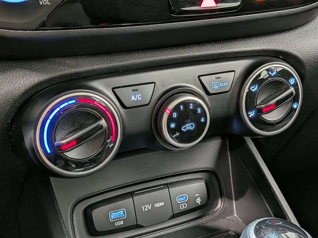 2026 Hyundai Venue Preferred IVT White Val-David - photo #25