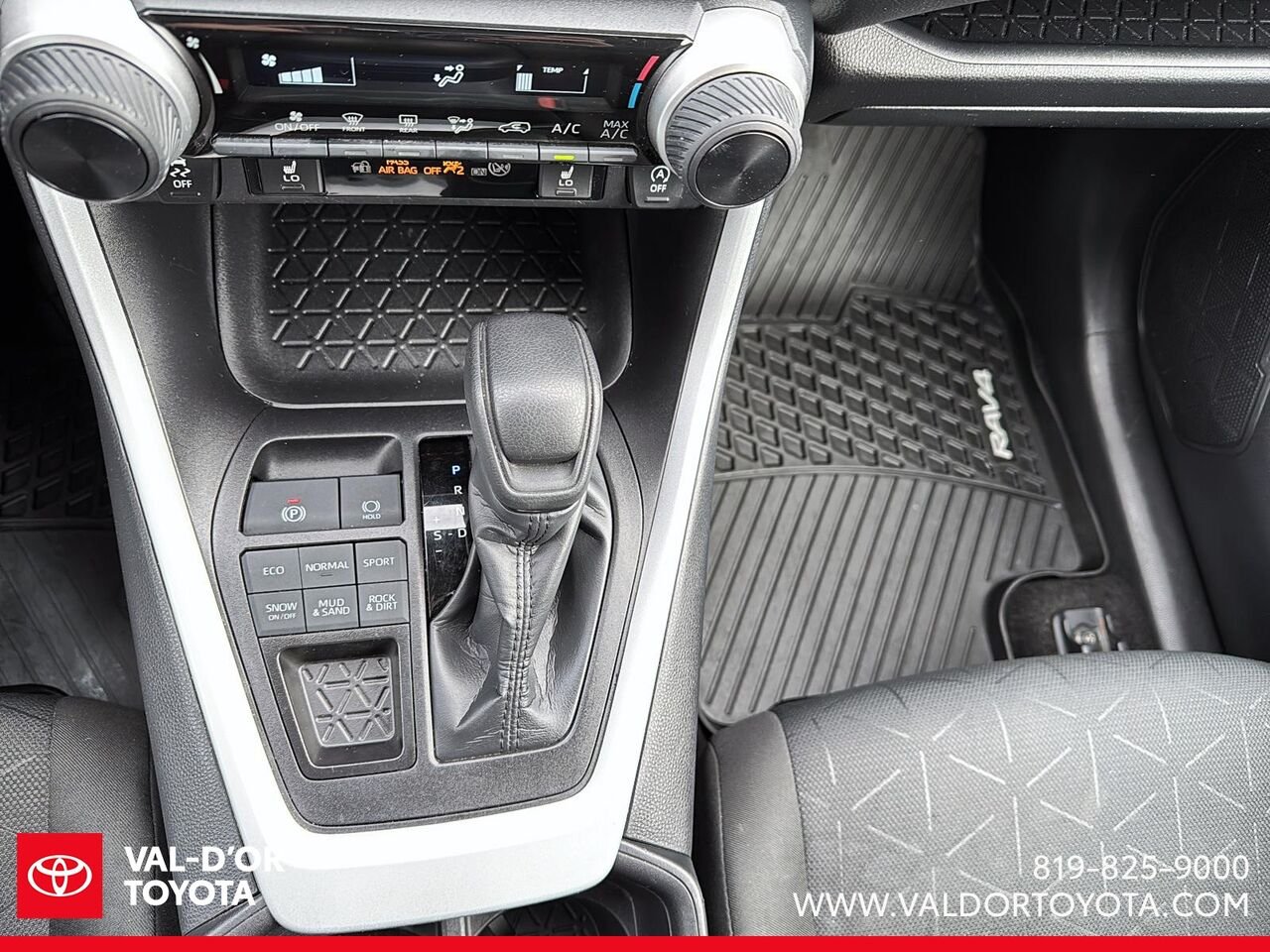 2025 Toyota RAV4 LE TI Grey Val-d'Or - photo #11