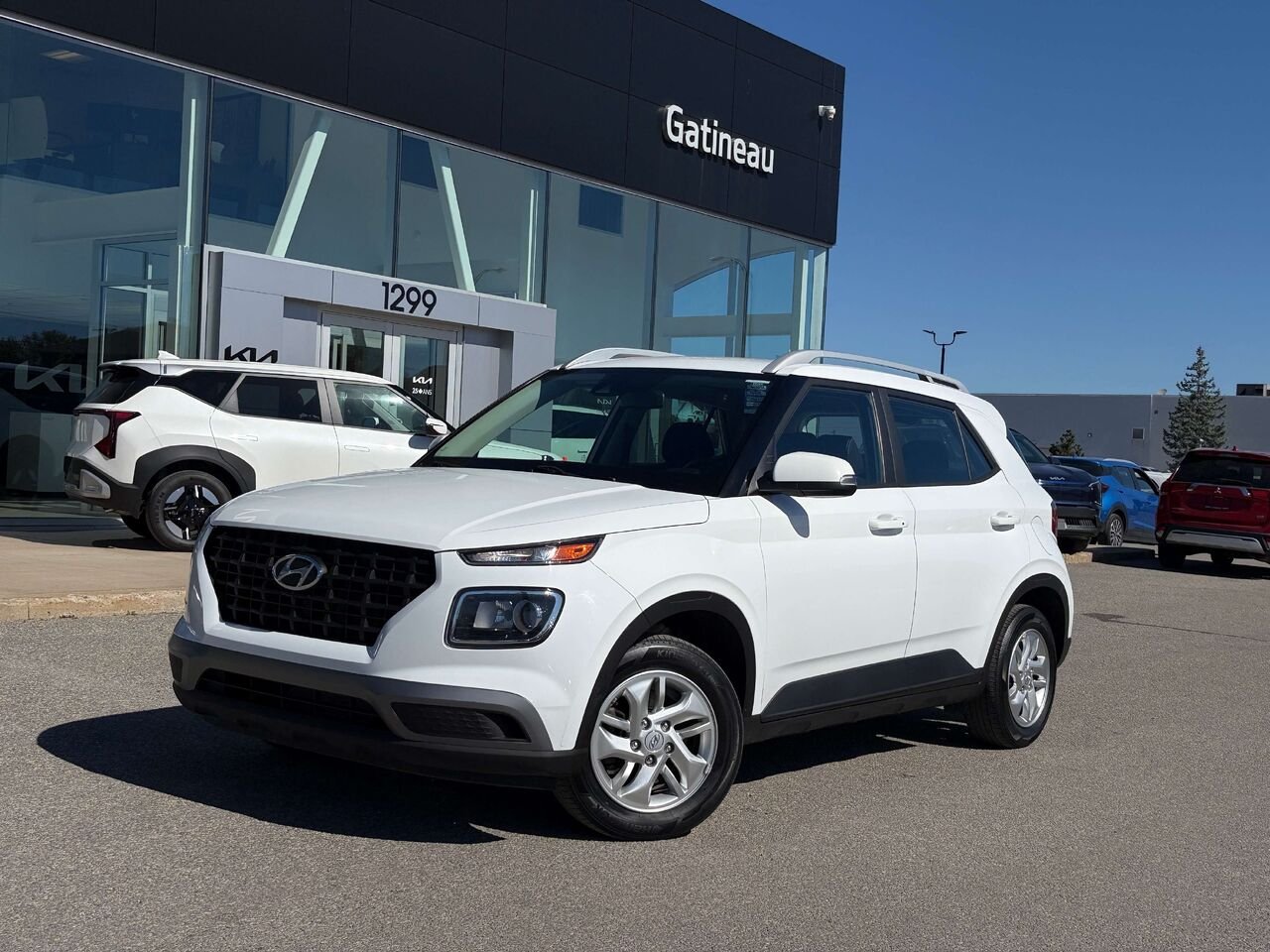 2021 Hyundai Venue White Gatineau - photo #8