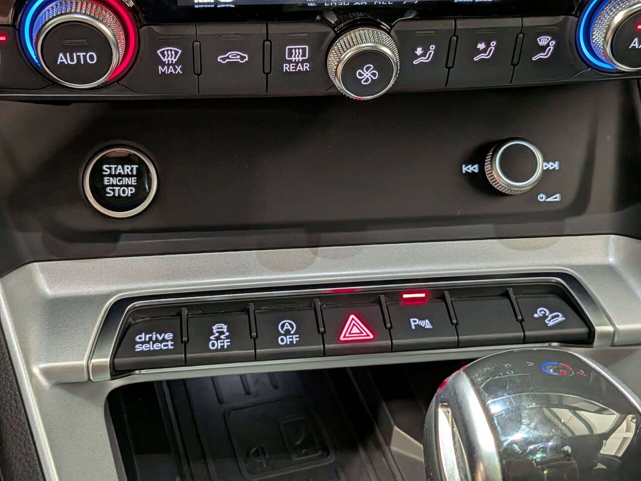 2021 Audi Q3 Progressiv 40 TFSI quattro White Val-David - photo #25