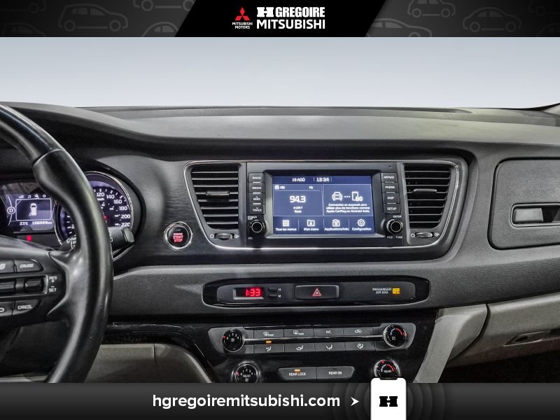 2017 Kia Sedona Grey Blainville - photo #26