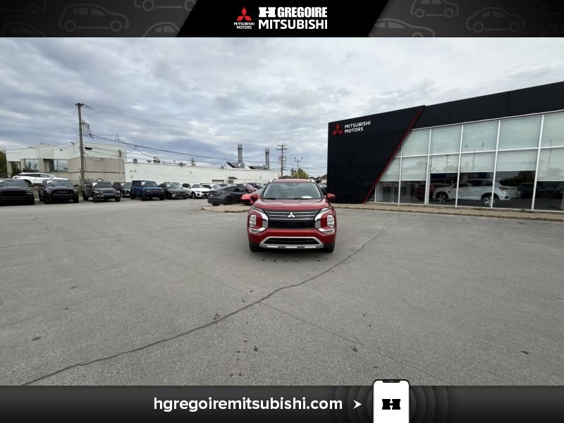 2022 Mitsubishi Outlander Red Blainville - photo #2