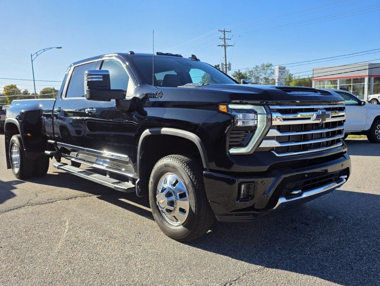 CHEVROLET Silverado 3500HD K3500 SILVERADO CREW CAB HIGH COUNTRY L/BOX DURAMAX DRW (3LZ) 2026 Noir