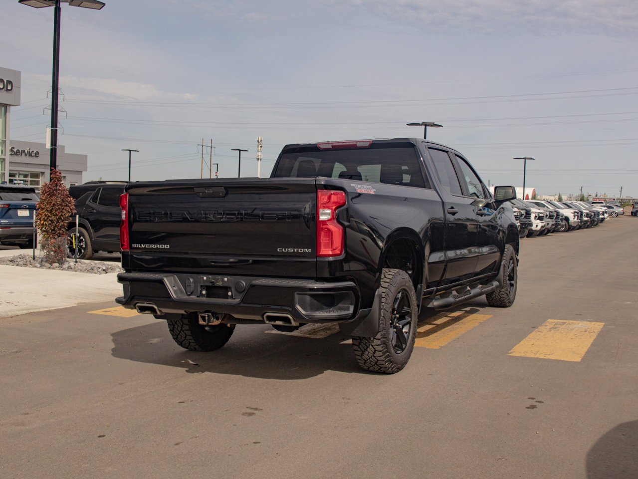 2021 Chevrolet Silverado 1500 4WD Crew Cab 147 Custom Trail Boss Black Sherwood Park - photo #9
