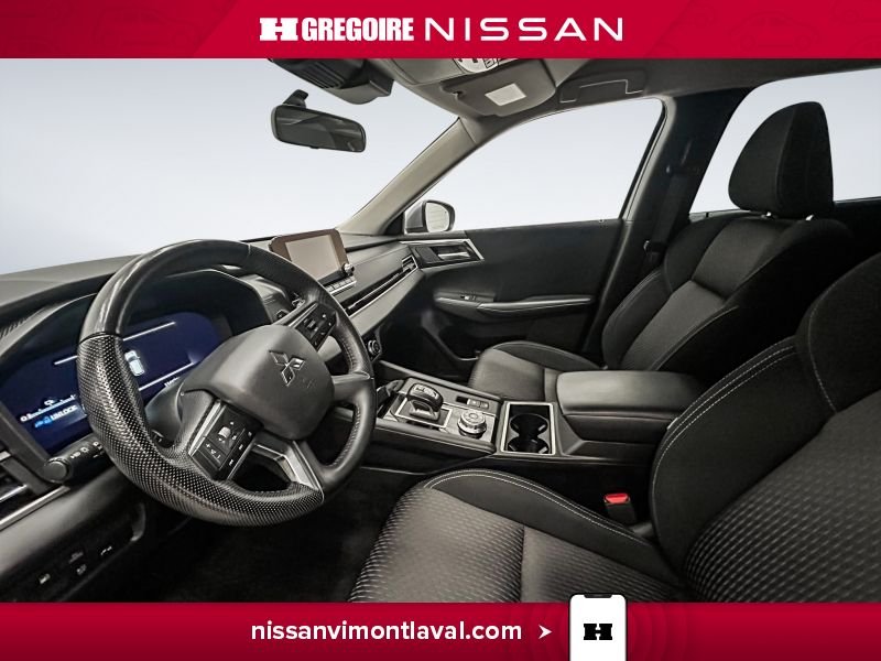 Mitsubishi Outlander PHEV 2023 Gris Laval - photo #18