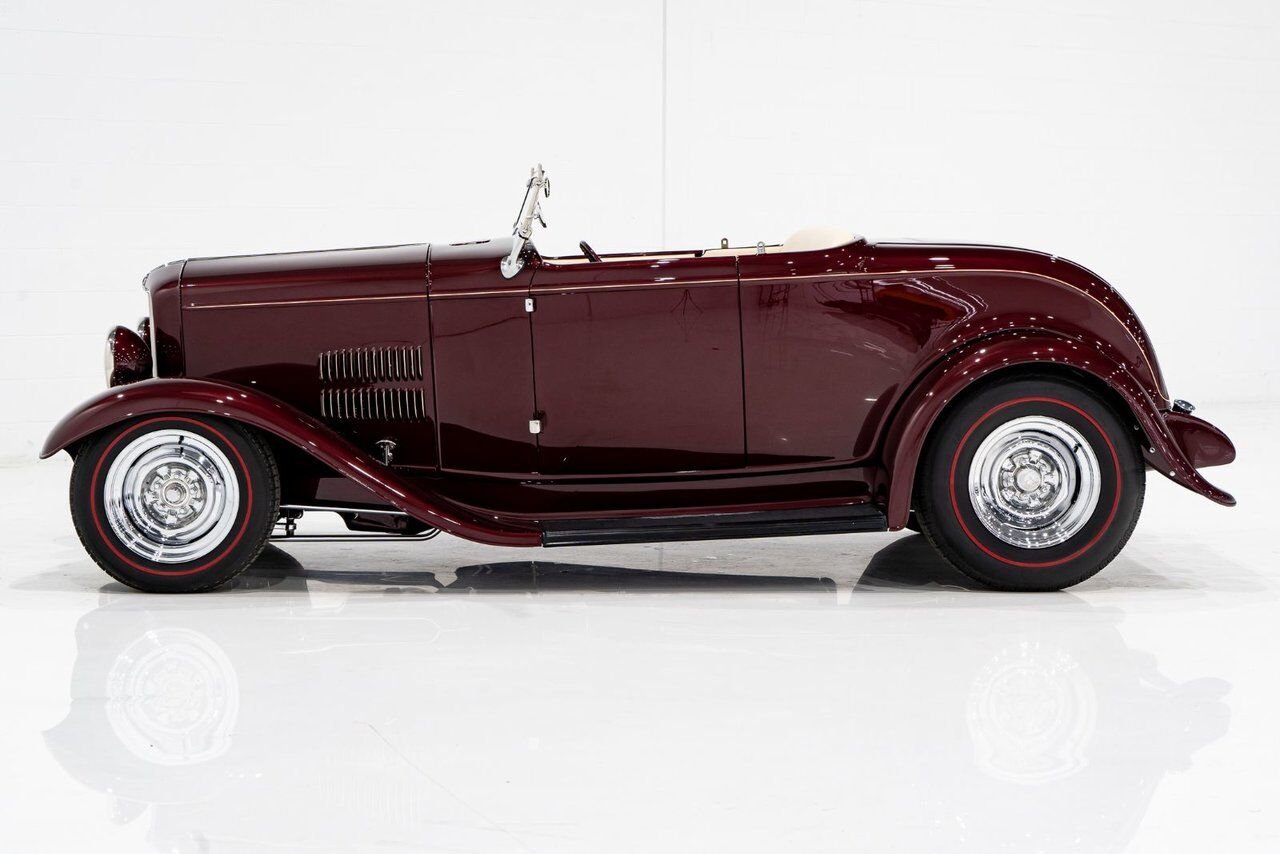 Ford Highboy Lobeck creation spectacular presentation **PRICE IN USD** 1932 Rouge Montréal - photo #26