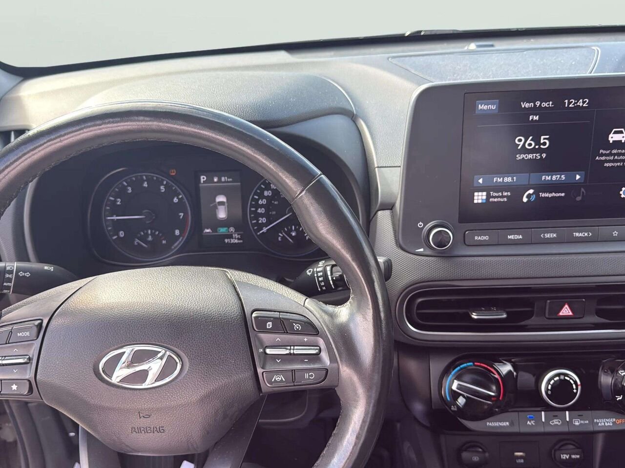 Hyundai Kona 2.0L Preferred TI 2023 Gris Gatineau - photo #10